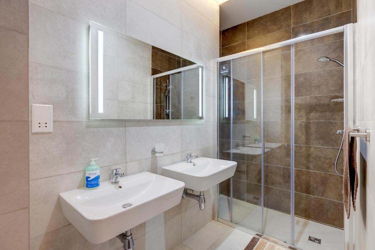 Deluxe Apartment With Valletta And Harbour Views Слима Екстериор снимка